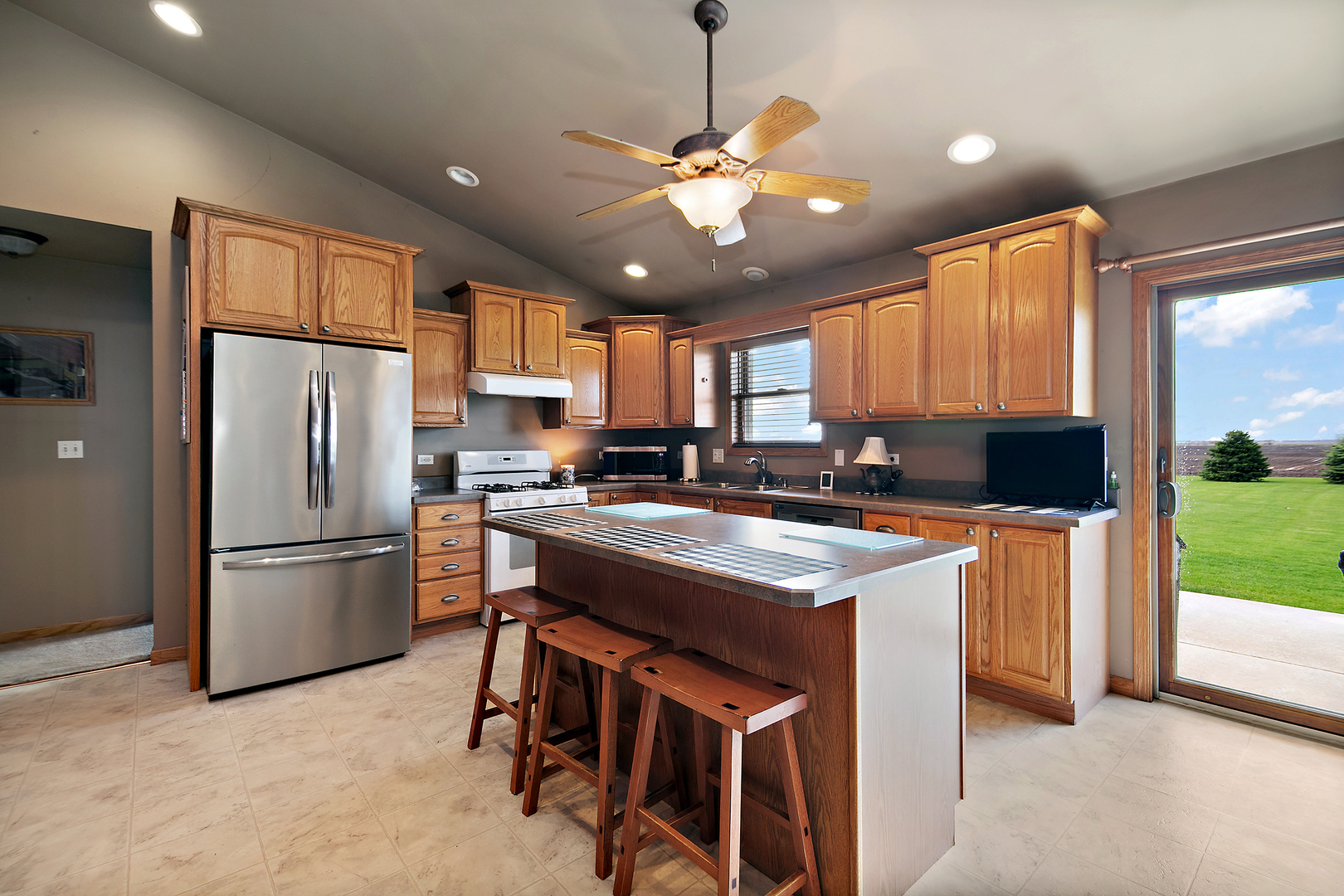 13042 E 10500n Road, Grant Park, IL 60940