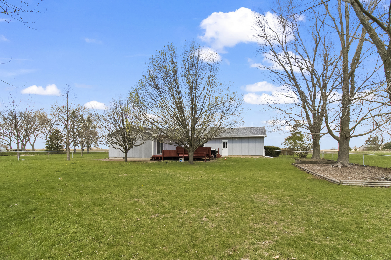 812 W 3rd Street, Gilman, IL 60938