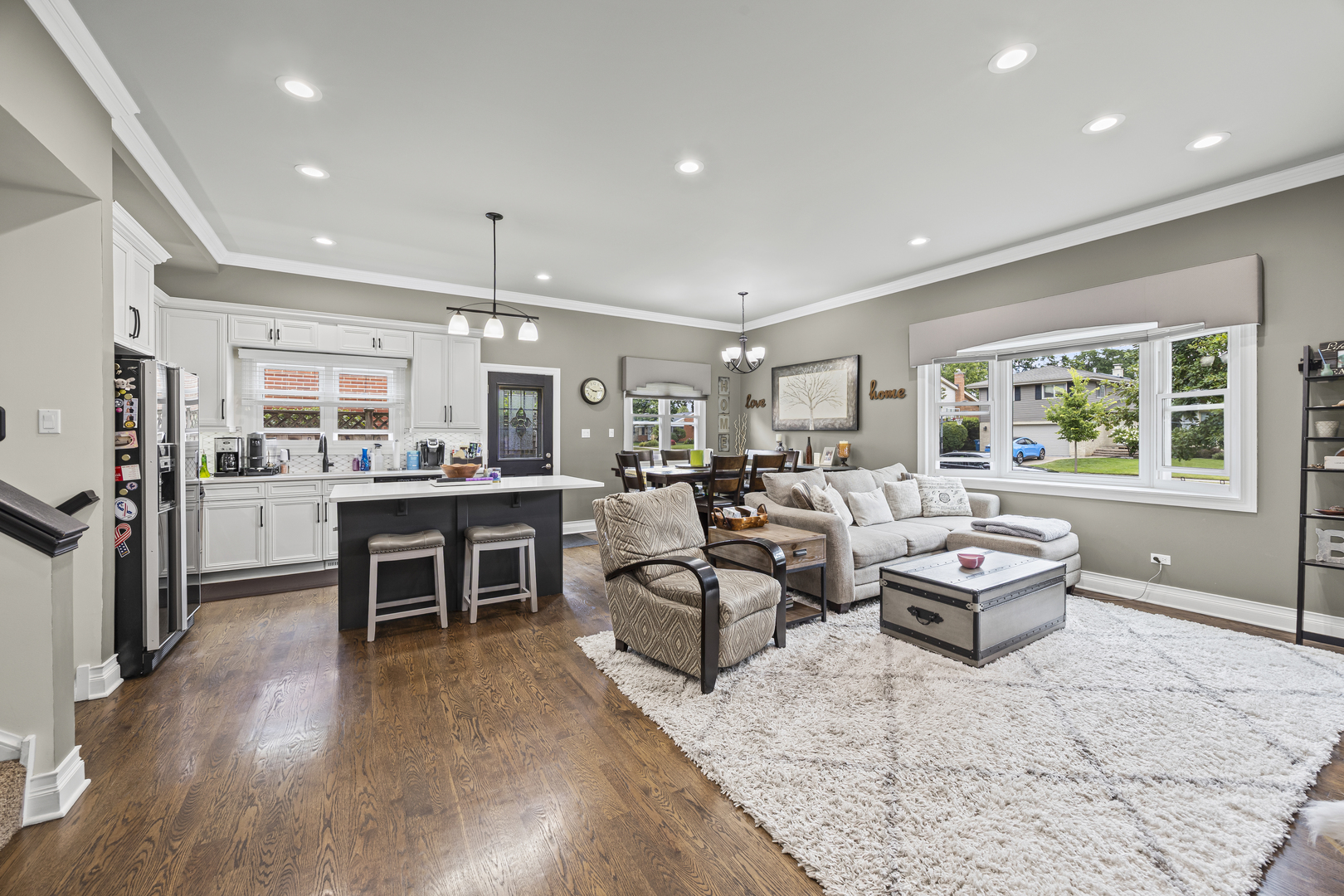 130 S Elm Tree Lane, Elmhurst, IL 60126