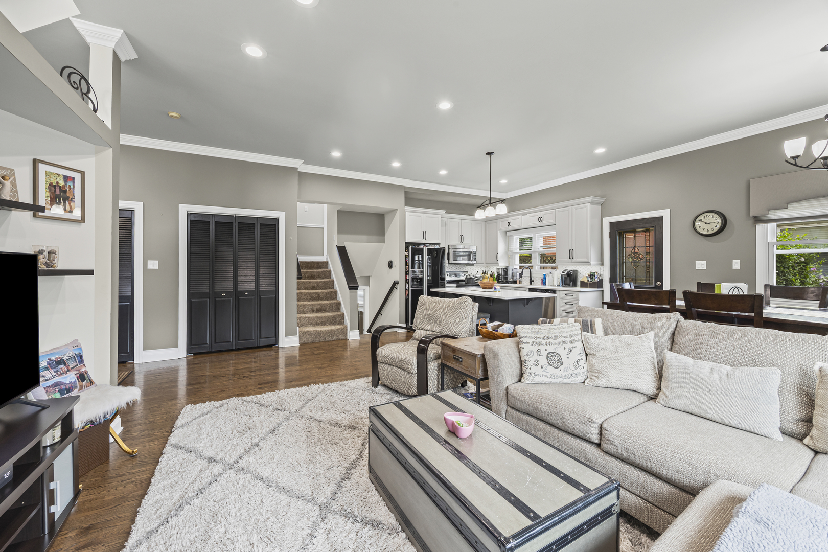 130 S Elm Tree Lane, Elmhurst, IL 60126