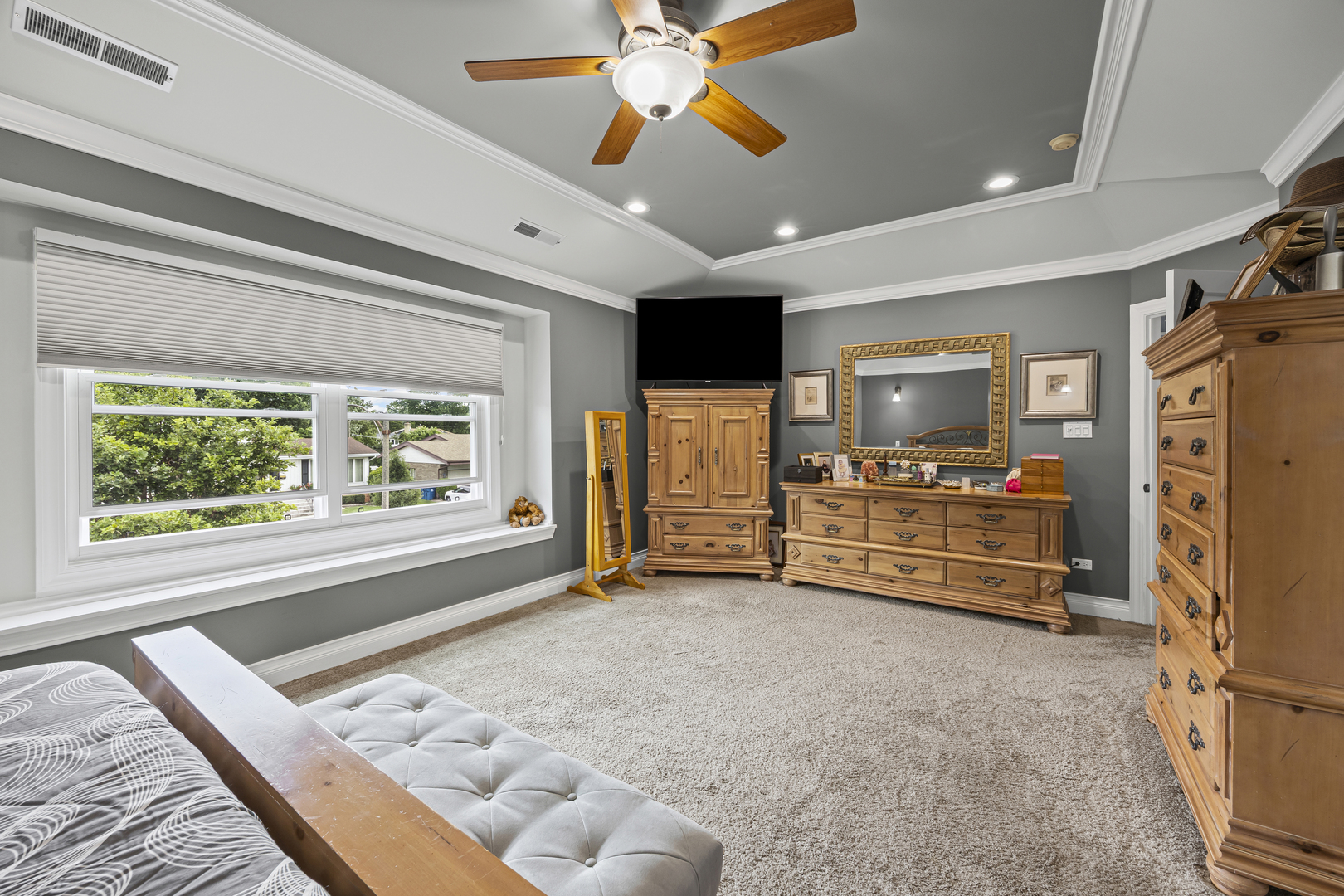 130 S Elm Tree Lane, Elmhurst, IL 60126