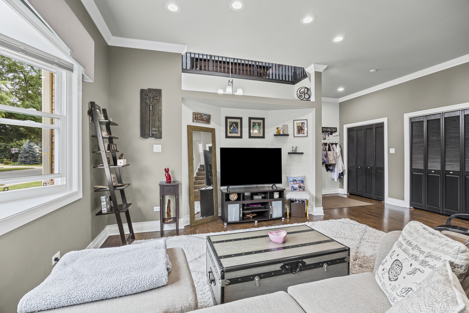 130 S Elm Tree Lane, Elmhurst, IL 60126