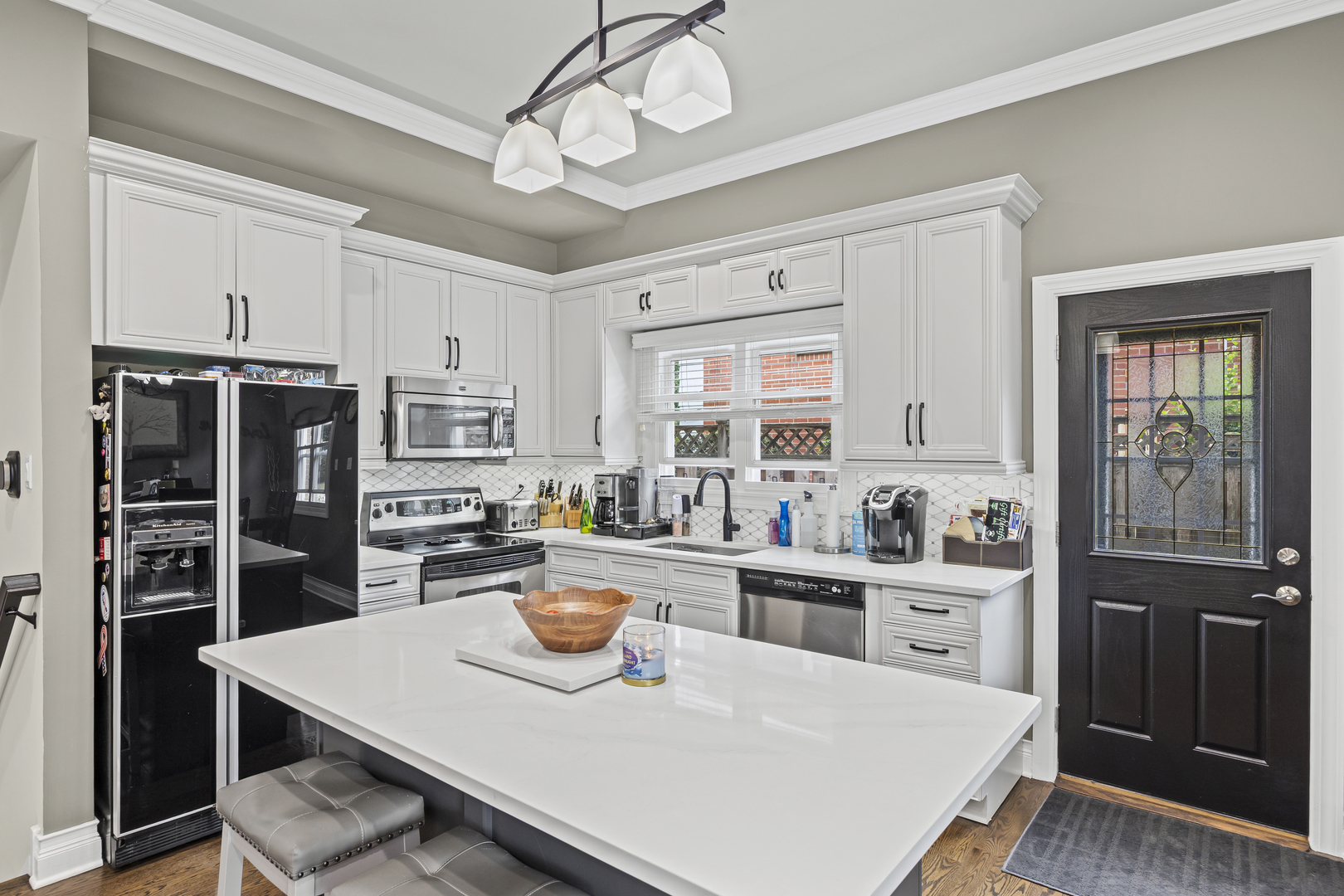 130 S Elm Tree Lane, Elmhurst, IL 60126