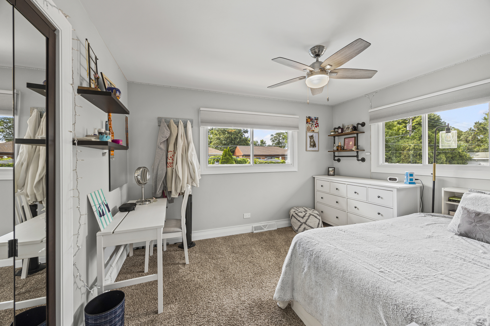 130 S Elm Tree Lane, Elmhurst, IL 60126