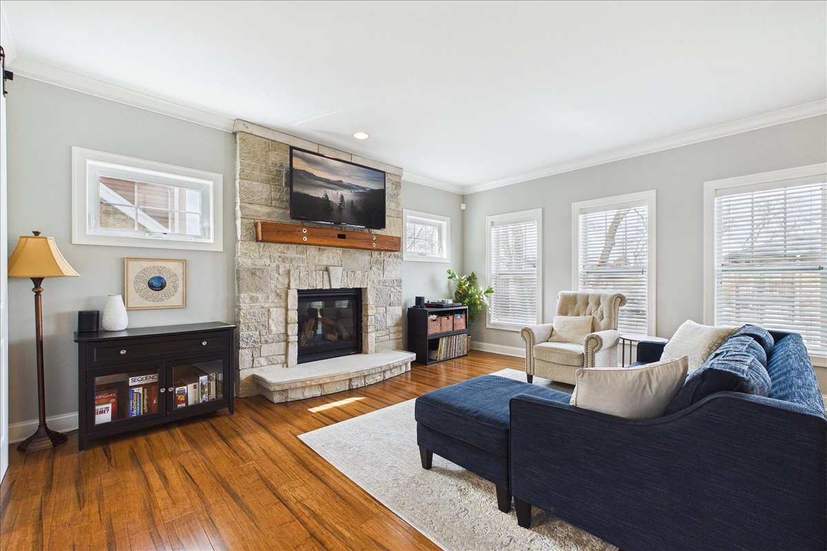 811 Michigan Street, Wheaton, IL 60187