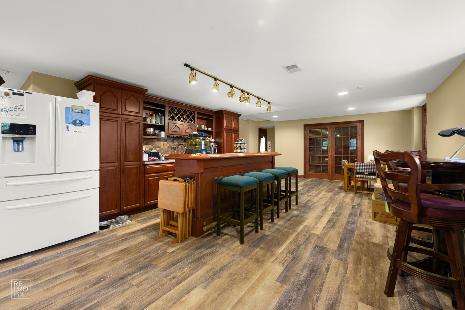 6709 Oakwood Manor Drive, Crystal Lake, IL 60012