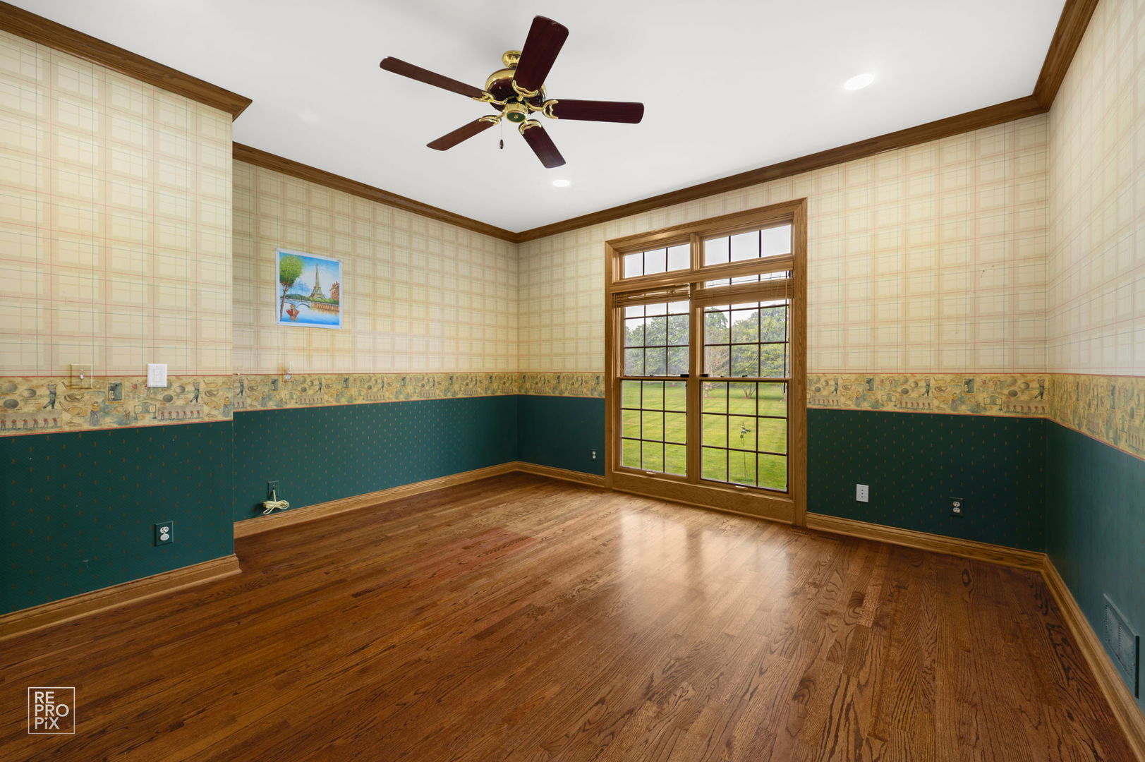 6709 Oakwood Manor Drive, Crystal Lake, IL 60012