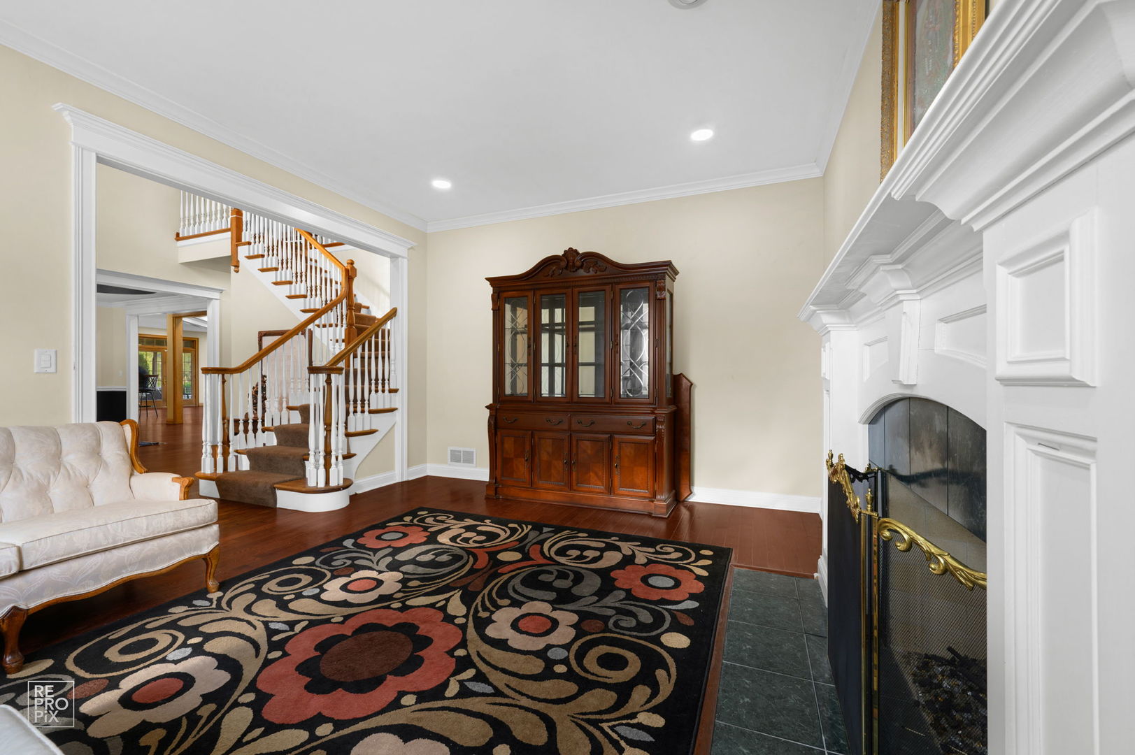 6709 Oakwood Manor Drive, Crystal Lake, IL 60012