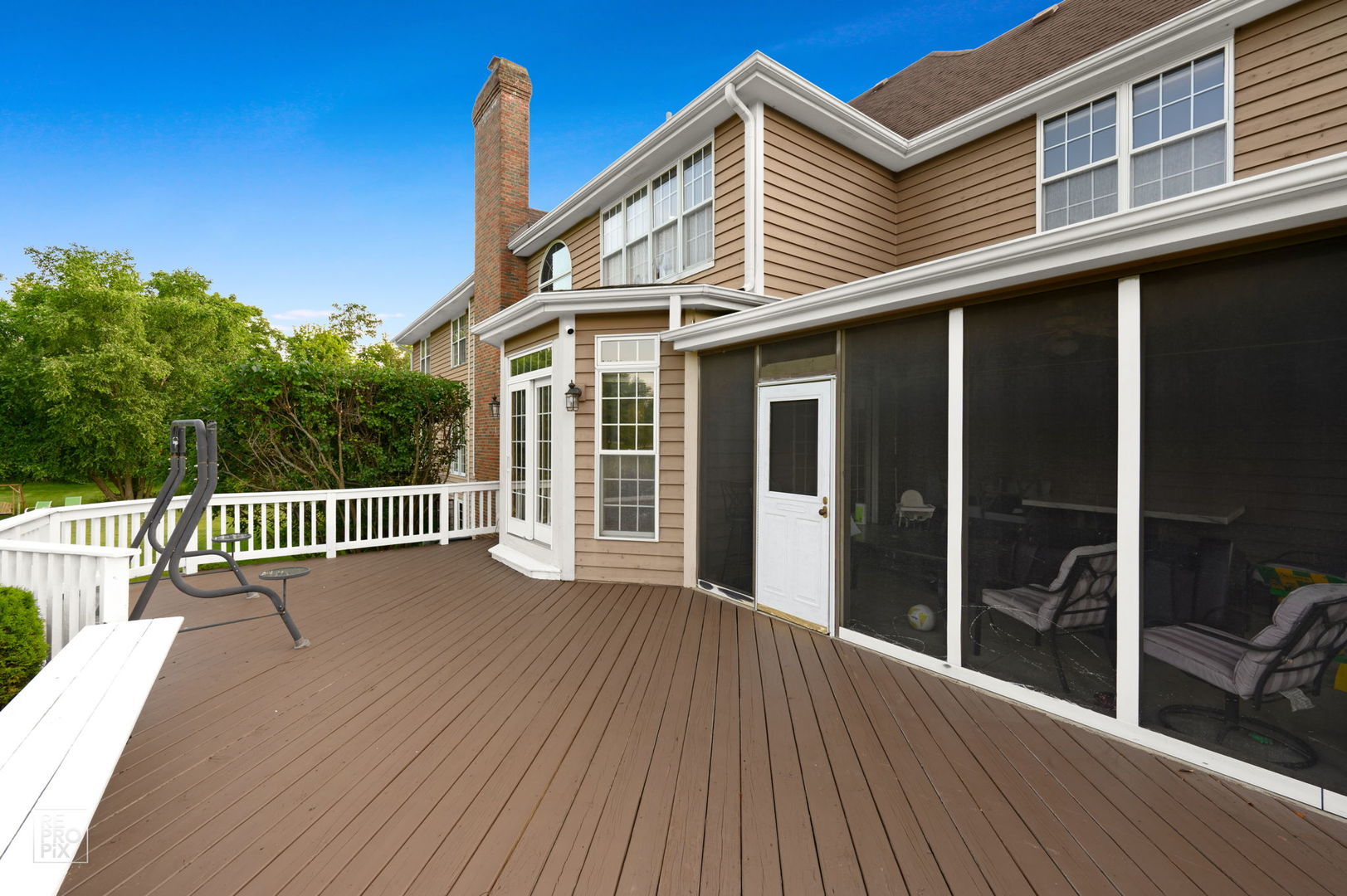 6709 Oakwood Manor Drive, Crystal Lake, IL 60012