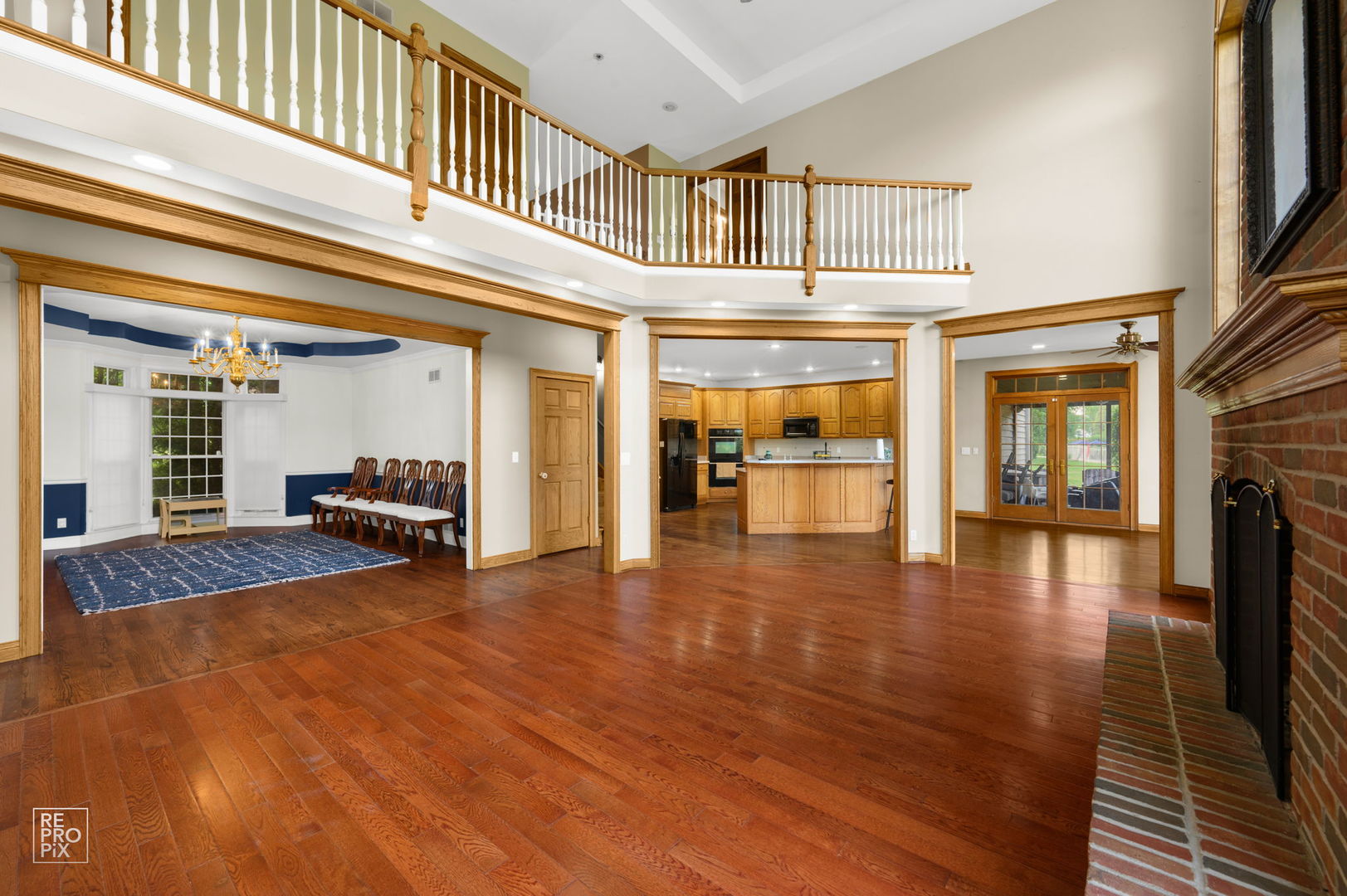 6709 Oakwood Manor Drive, Crystal Lake, IL 60012