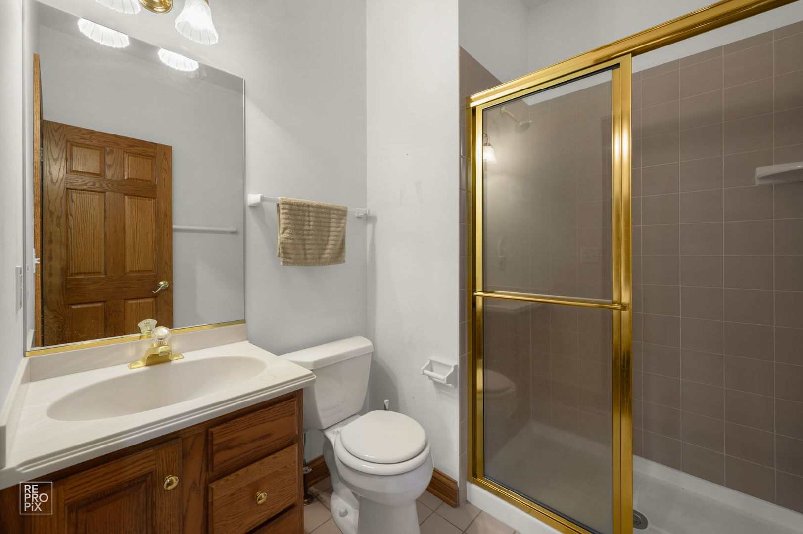 6709 Oakwood Manor Drive, Crystal Lake, IL 60012