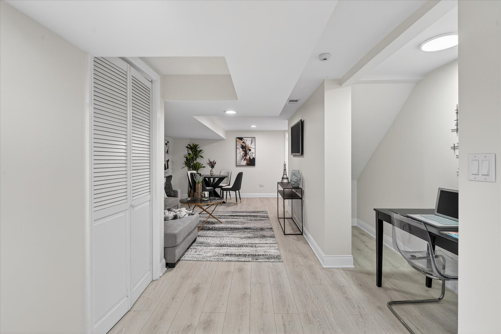 6150 S Ingleside Avenue, Chicago, IL 60637