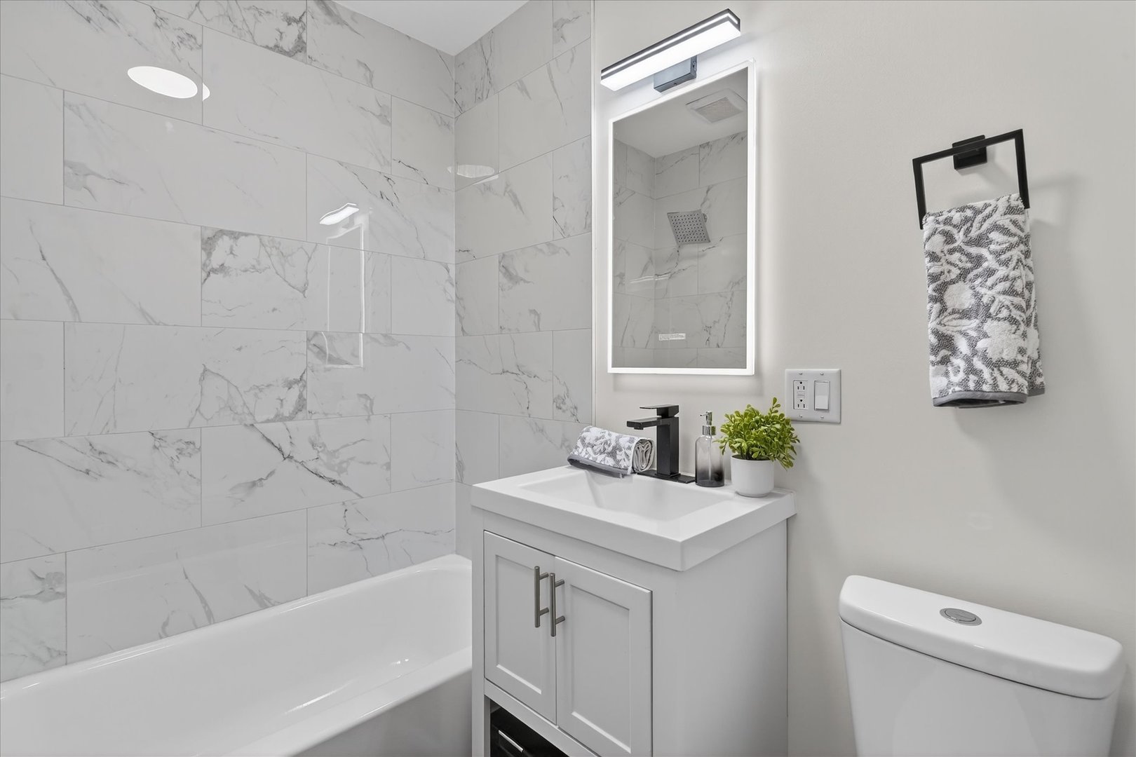 6150 S Ingleside Avenue, Chicago, IL 60637