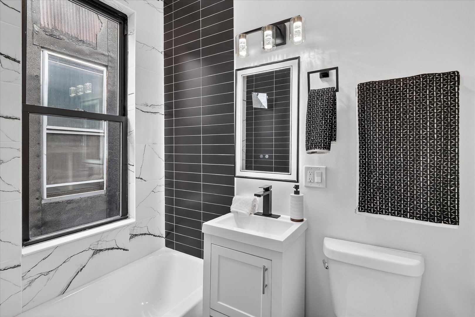 6150 S Ingleside Avenue, Chicago, IL 60637