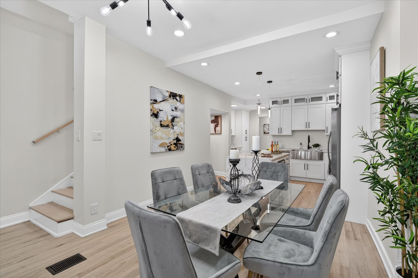 6150 S Ingleside Avenue, Chicago, IL 60637