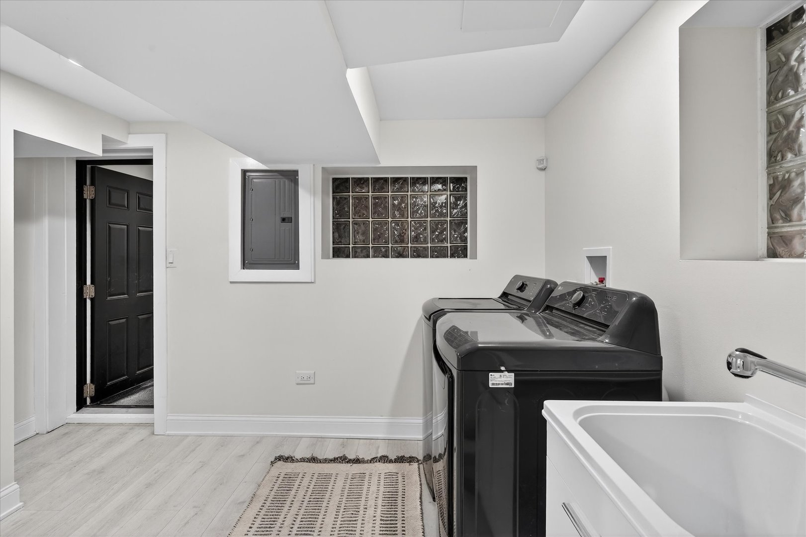 6150 S Ingleside Avenue, Chicago, IL 60637