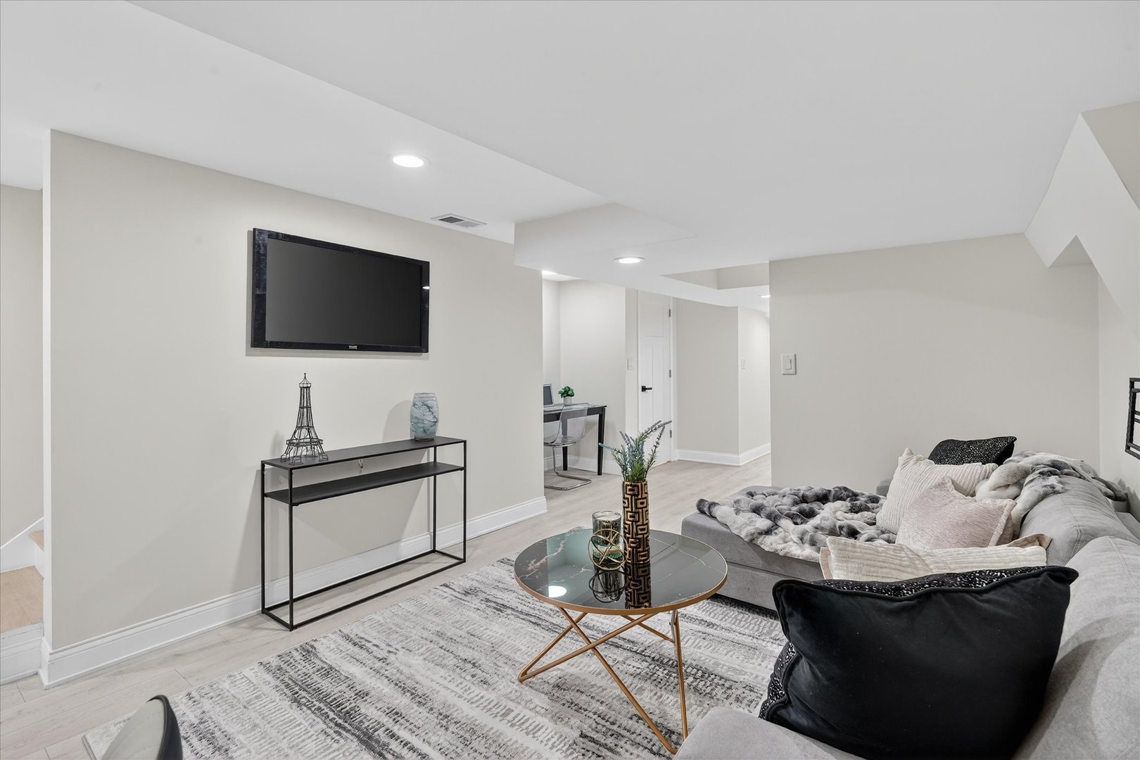 6150 S Ingleside Avenue, Chicago, IL 60637