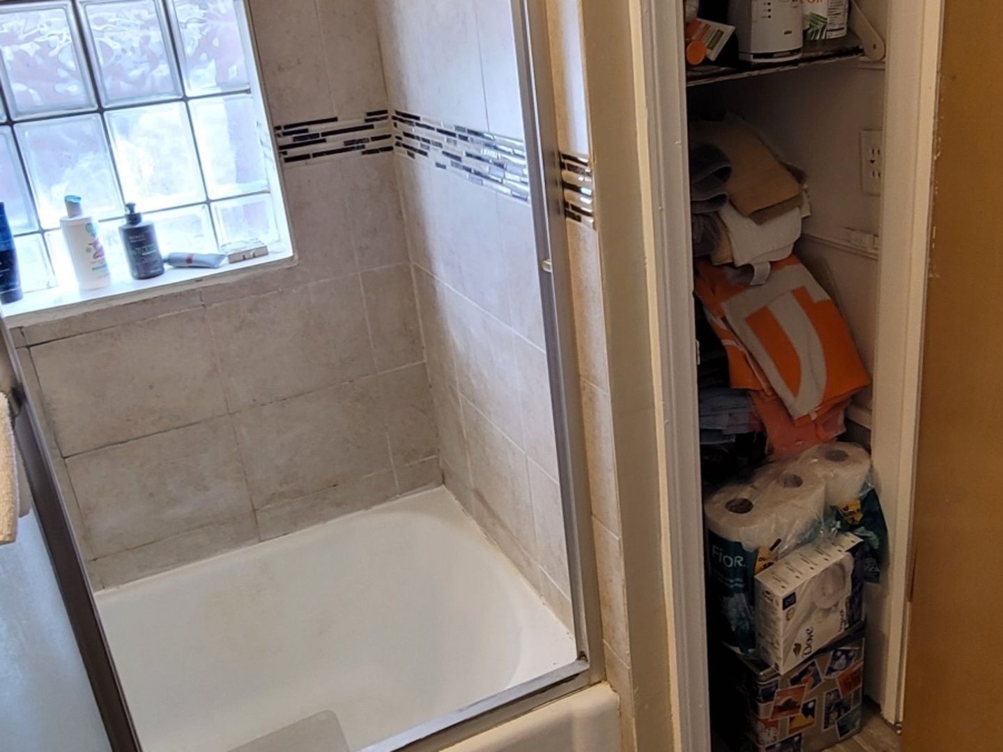 7432 W Gregory Street, Chicago, IL 60656