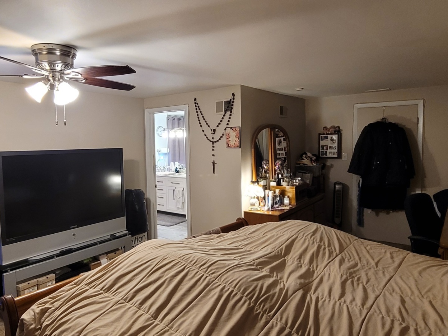 7432 W Gregory Street, Chicago, IL 60656