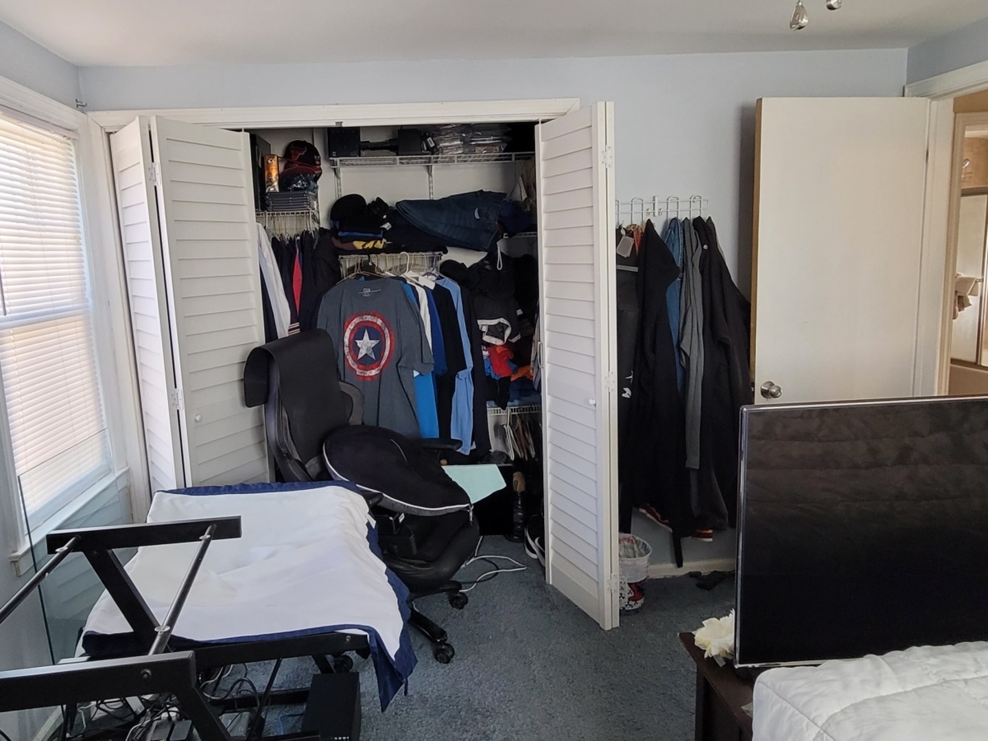 7432 W Gregory Street, Chicago, IL 60656