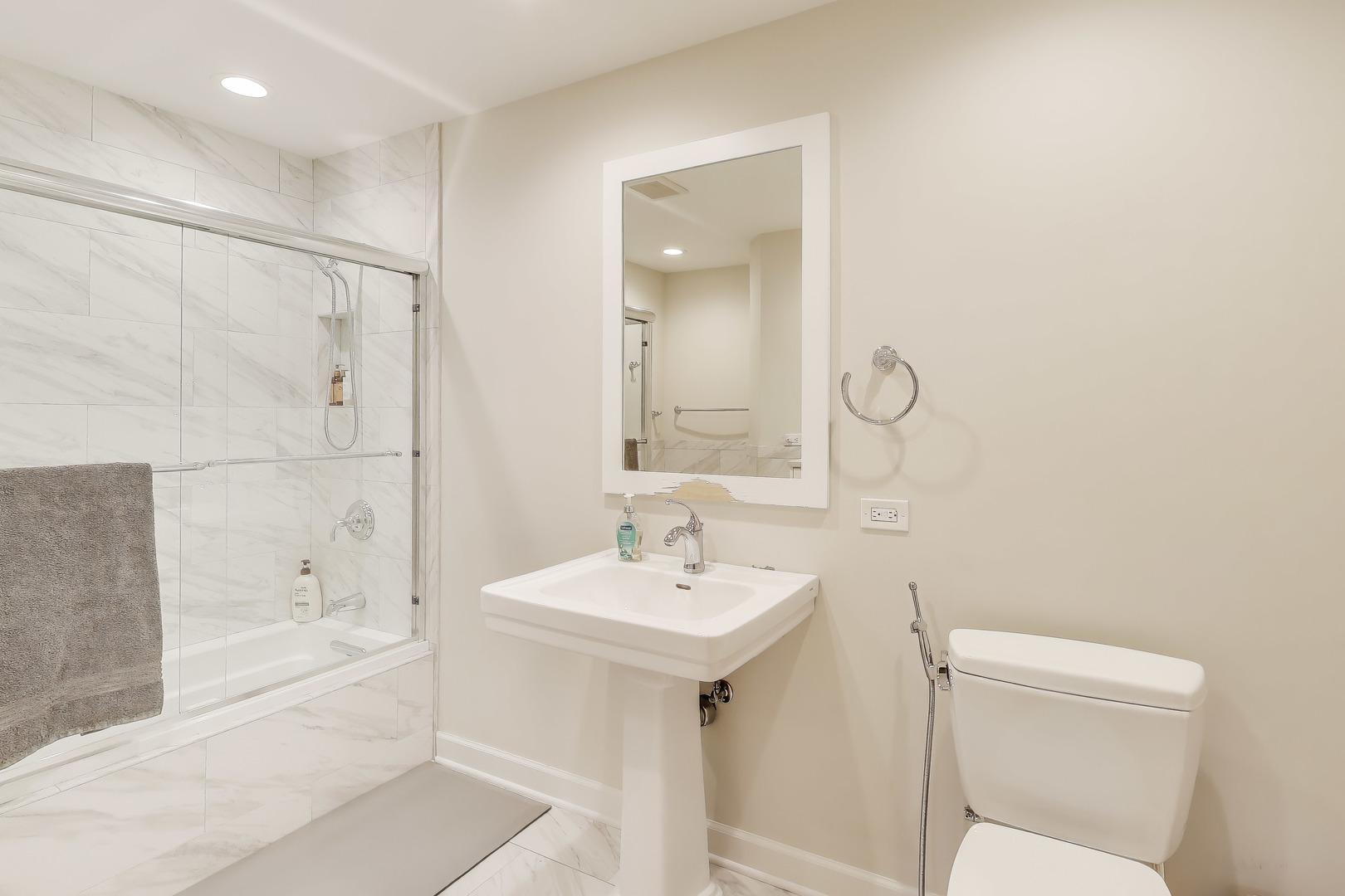 211 Briarwood Pass, Oak Brook, IL 60523