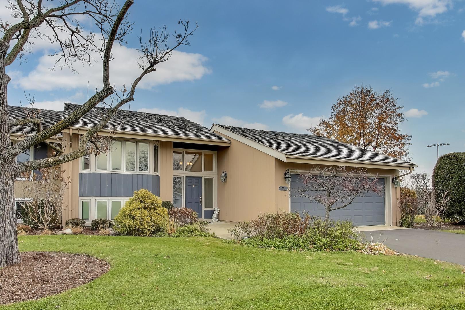 211 Briarwood Pass, Oak Brook, IL 60523