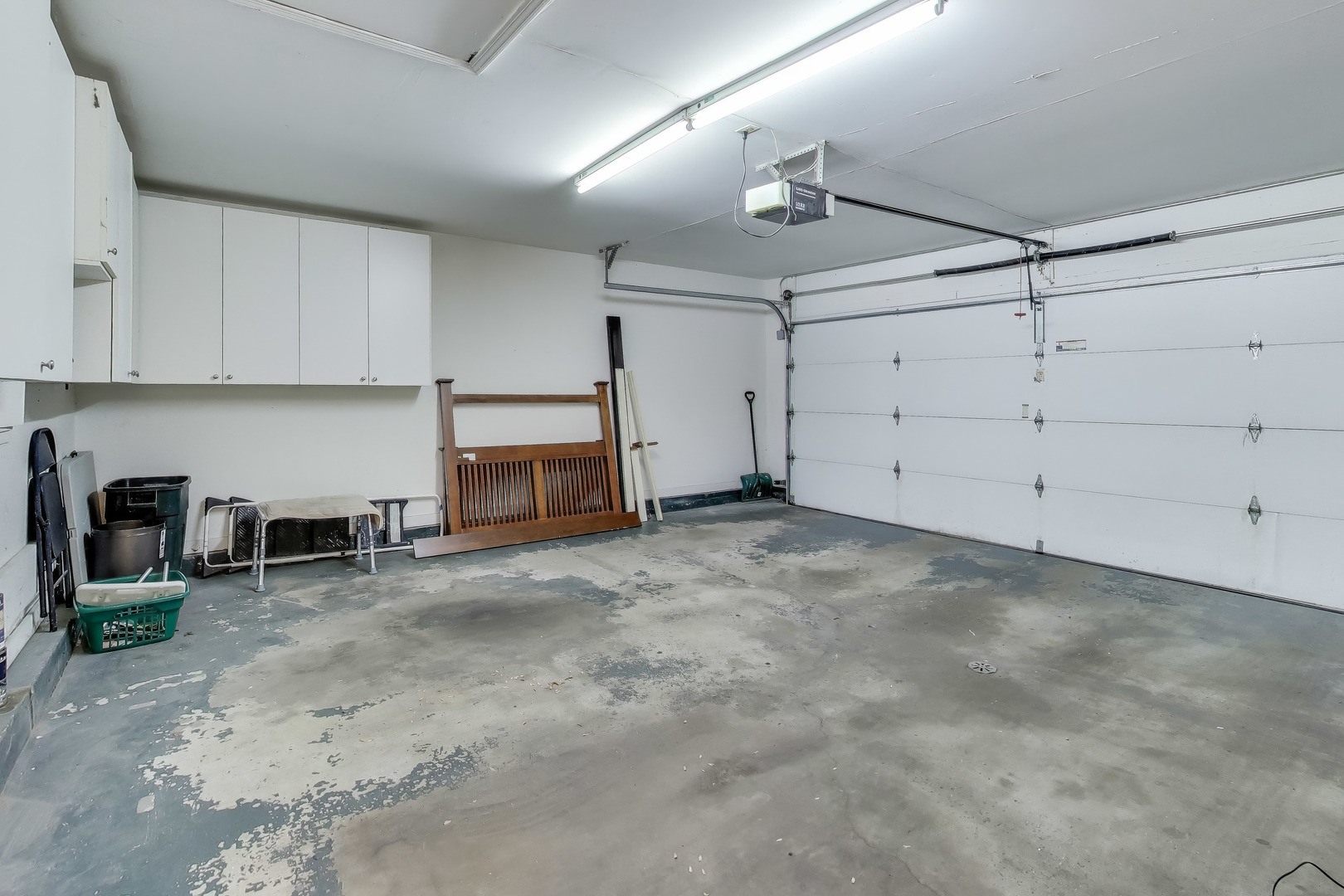 211 Briarwood Pass, Oak Brook, IL 60523