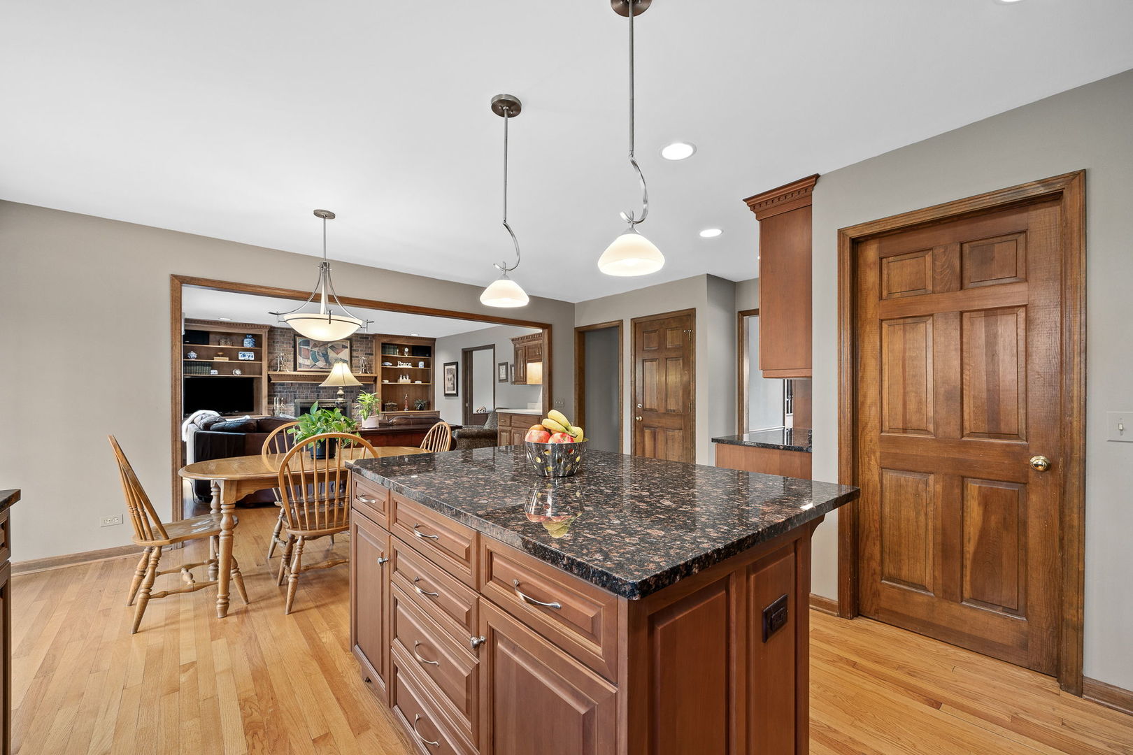 1310 Champion Forest Court, Wheaton, IL 60187