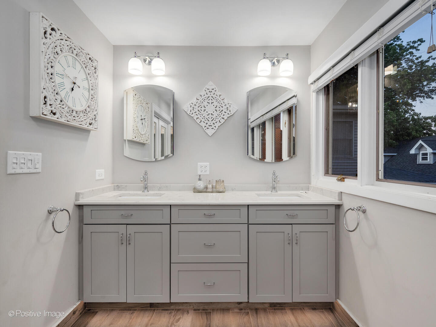 871 S Chatham Avenue, Elmhurst, IL 60126