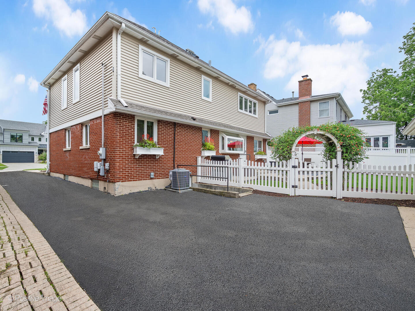 871 S Chatham Avenue, Elmhurst, IL 60126