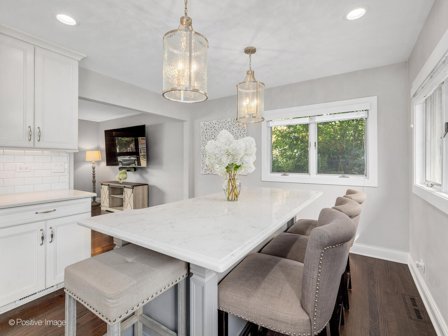 871 S Chatham Avenue, Elmhurst, IL 60126