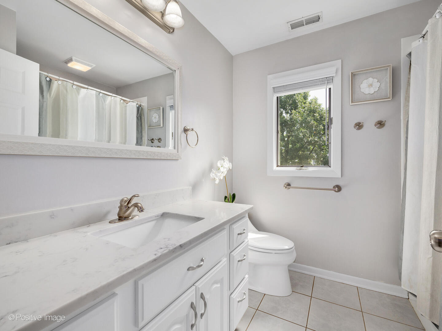 871 S Chatham Avenue, Elmhurst, IL 60126