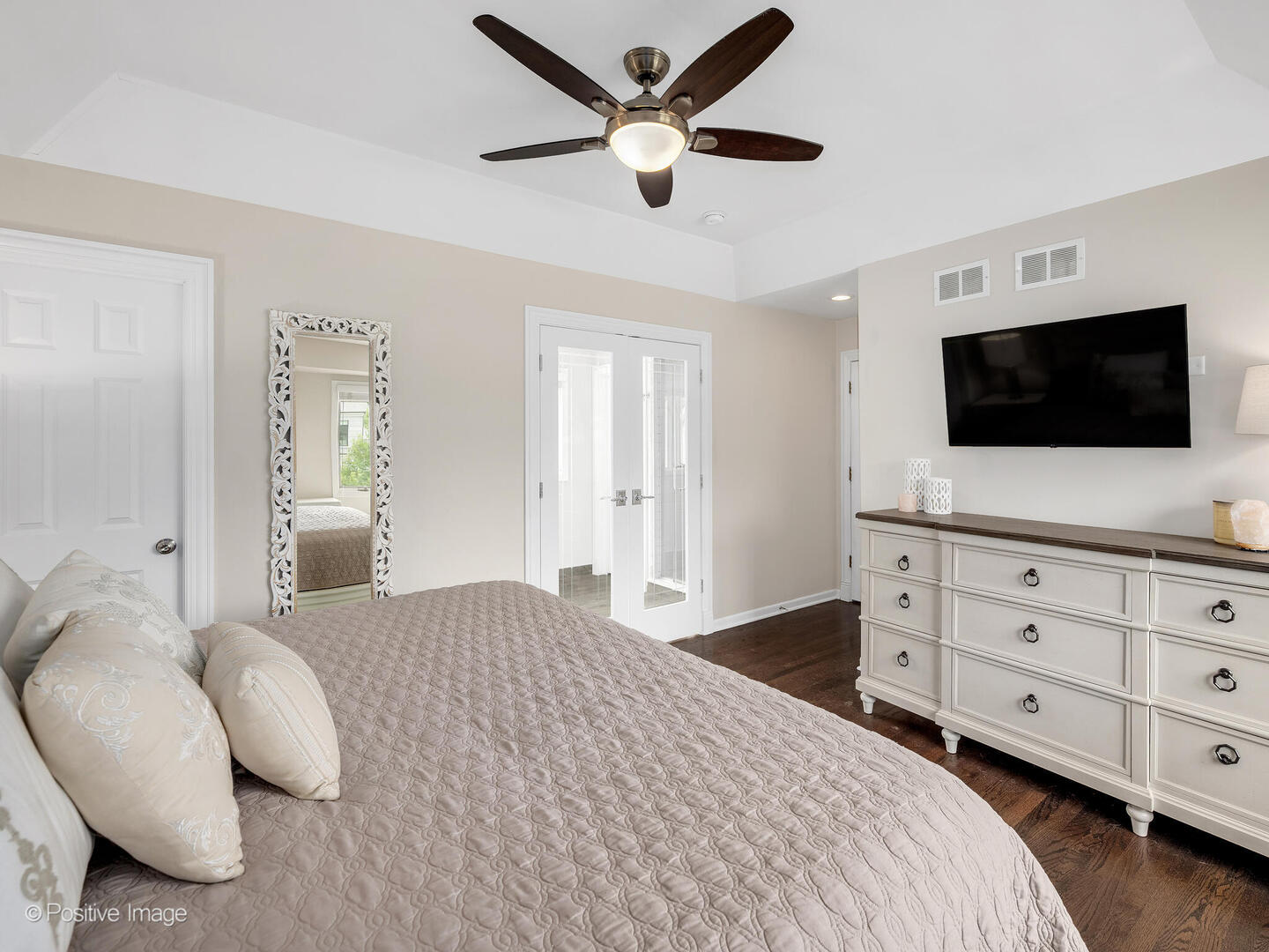 871 S Chatham Avenue, Elmhurst, IL 60126