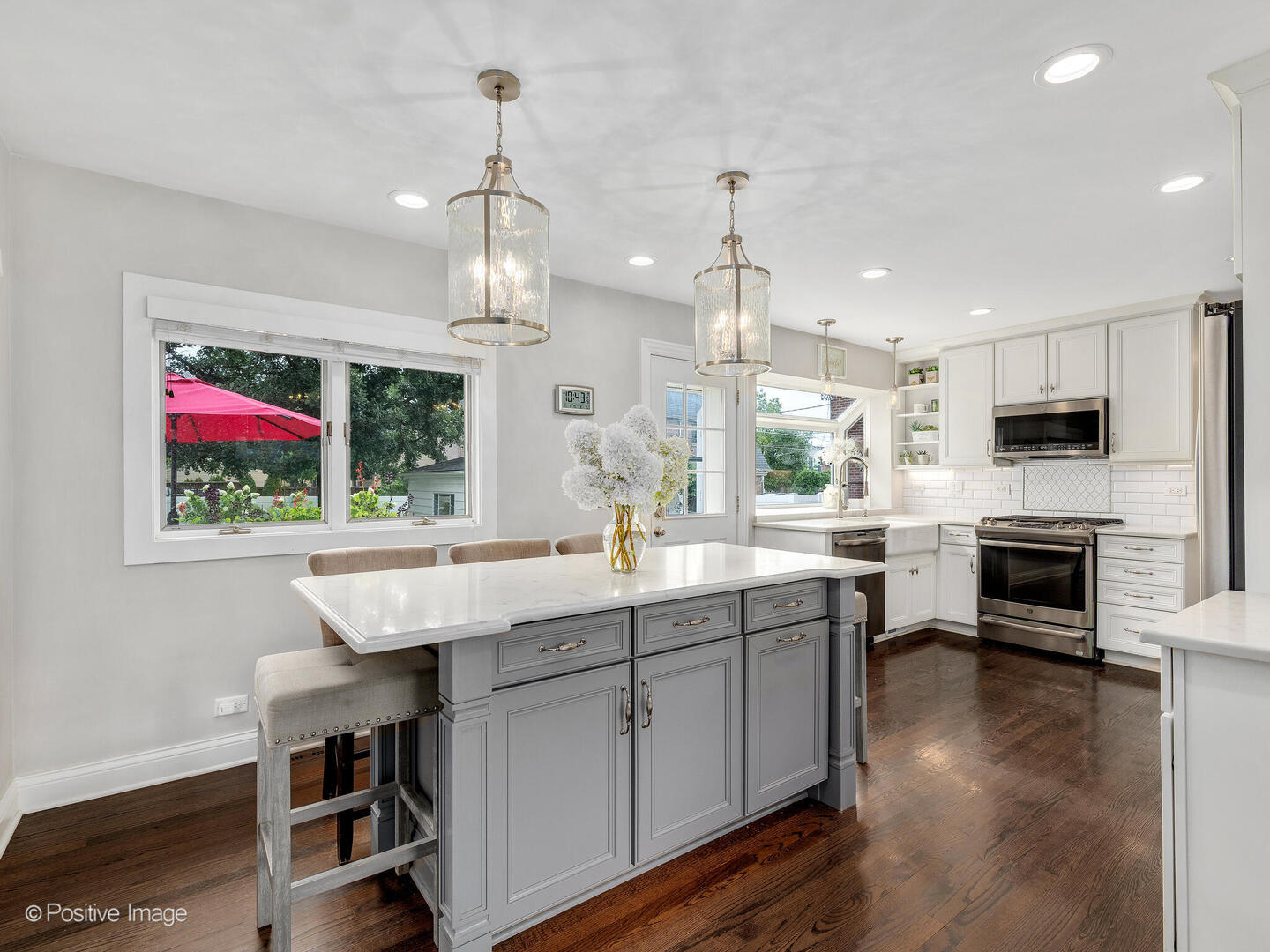 871 S Chatham Avenue, Elmhurst, IL 60126