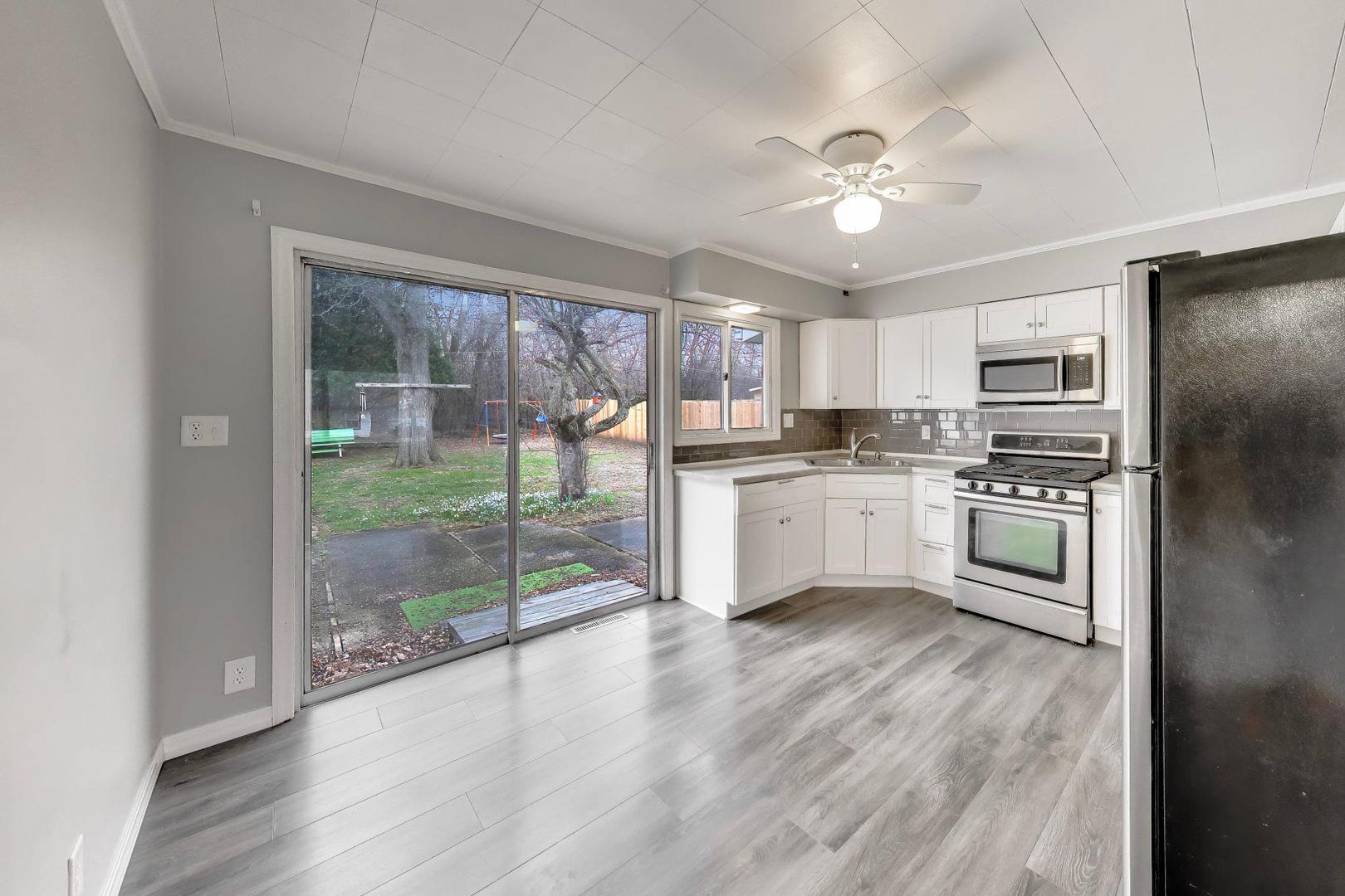 239 Maplewood Drive, Antioch, IL 60002