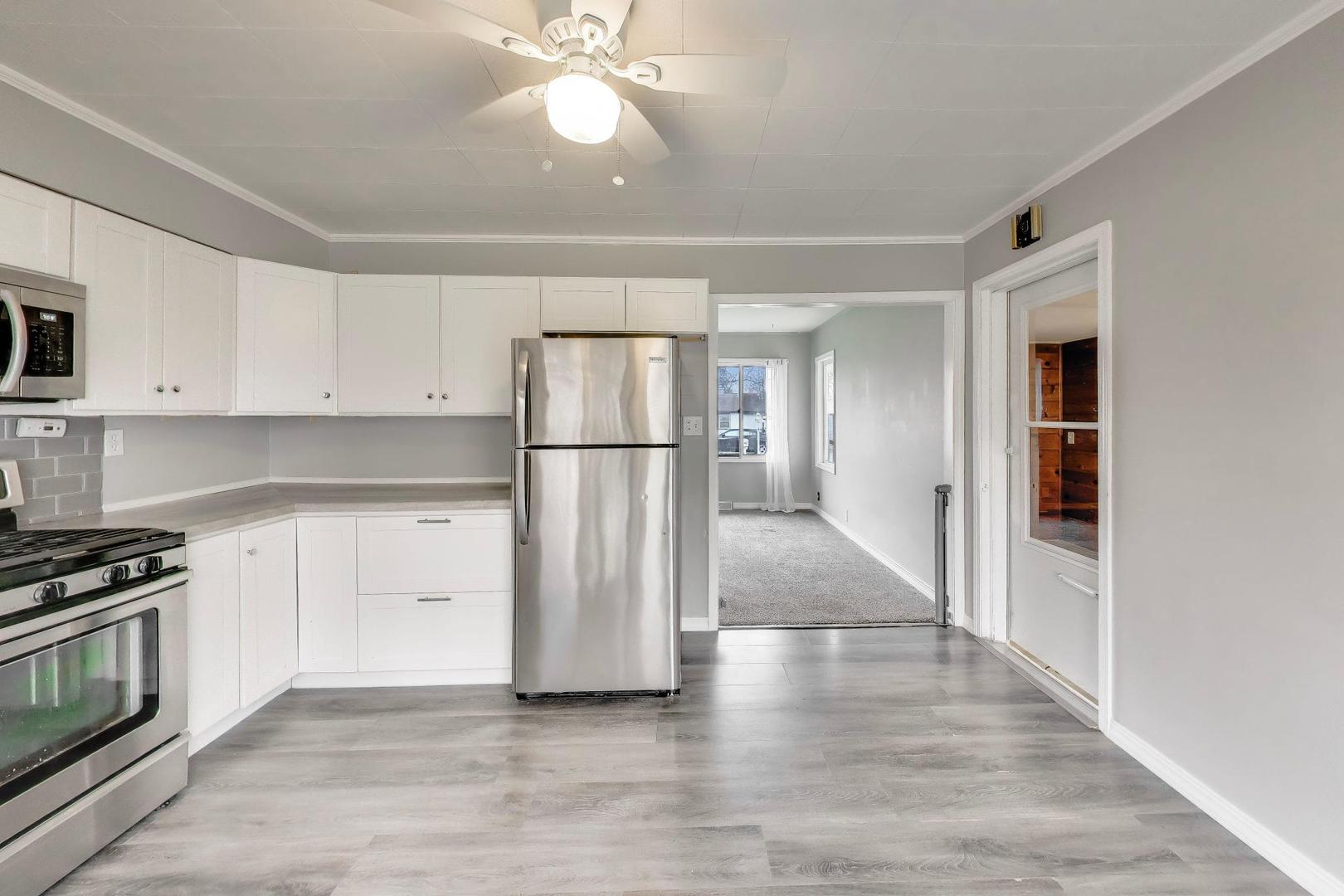 239 Maplewood Drive, Antioch, IL 60002