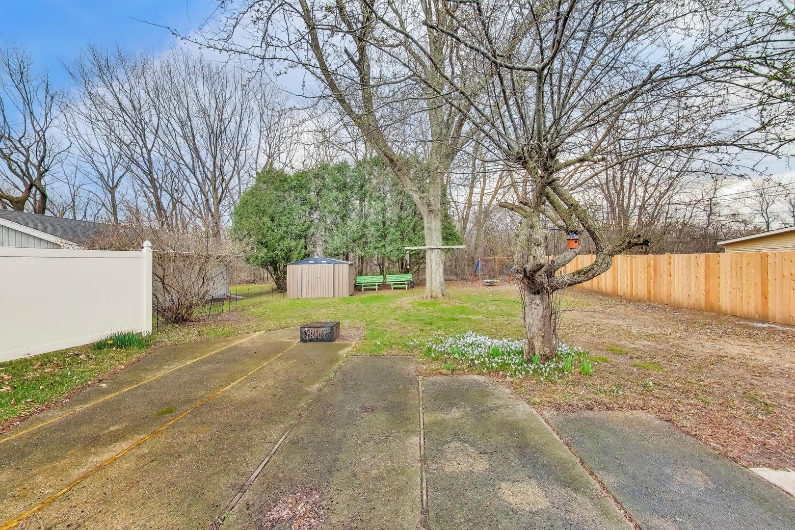 239 Maplewood Drive, Antioch, IL 60002