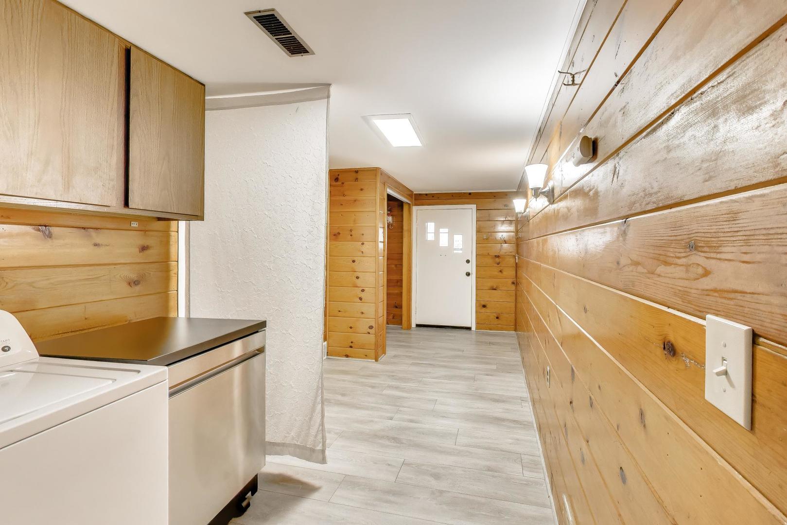 239 Maplewood Drive, Antioch, IL 60002