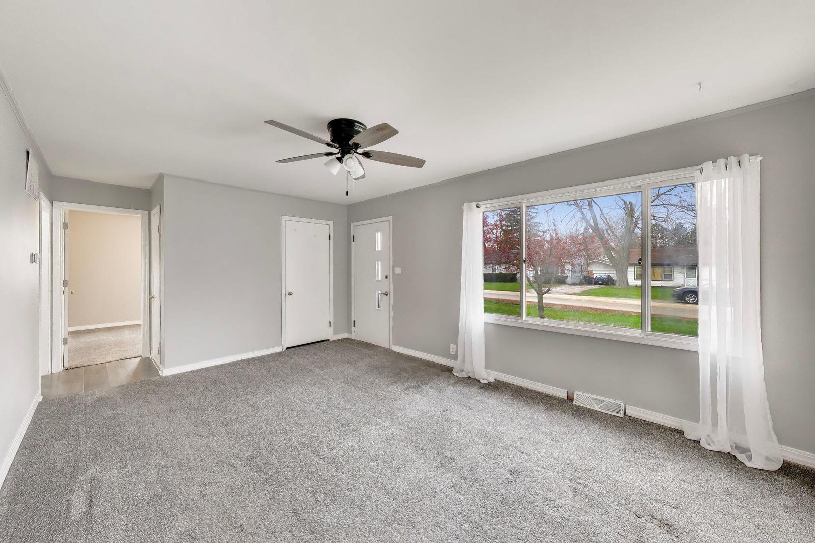 239 Maplewood Drive, Antioch, IL 60002