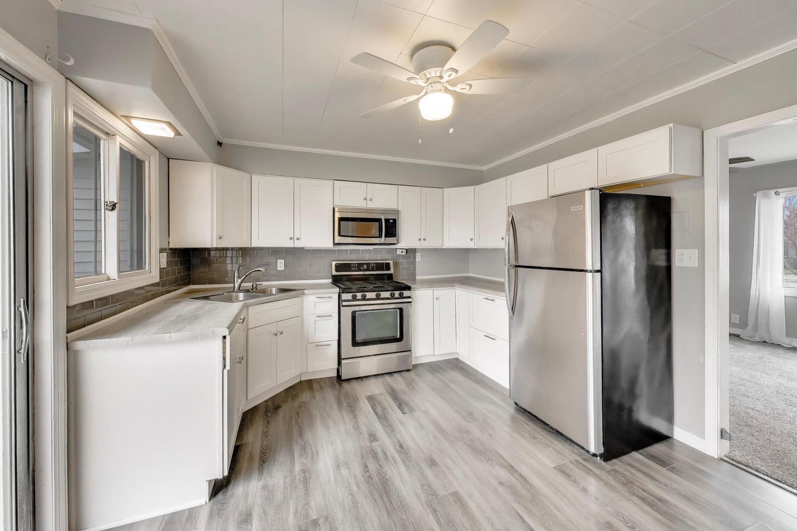 239 Maplewood Drive, Antioch, IL 60002