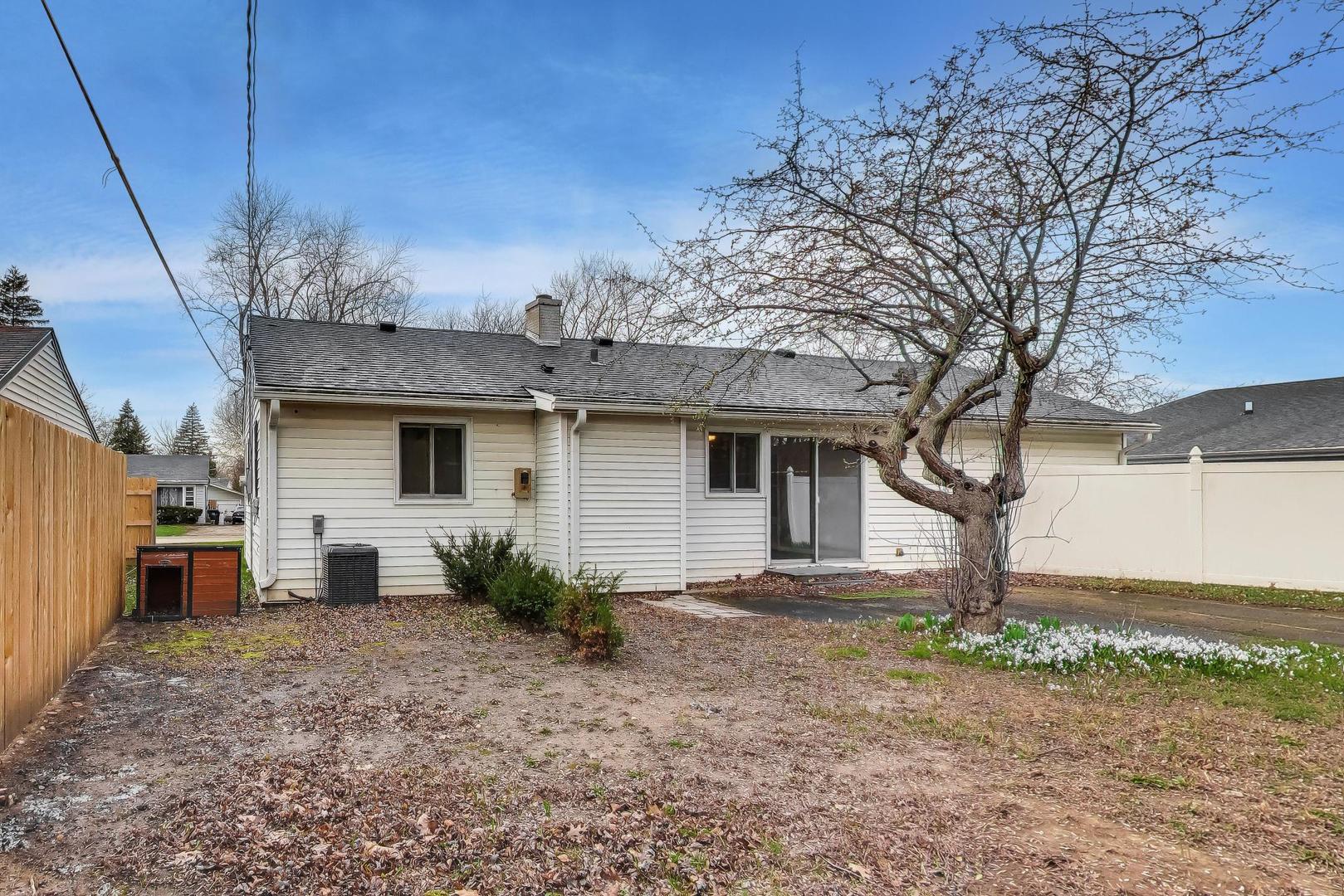 239 Maplewood Drive, Antioch, IL 60002