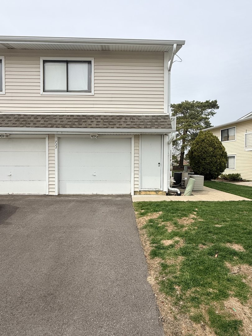 722 Whitesail Drive #0, Schaumburg, IL 60194