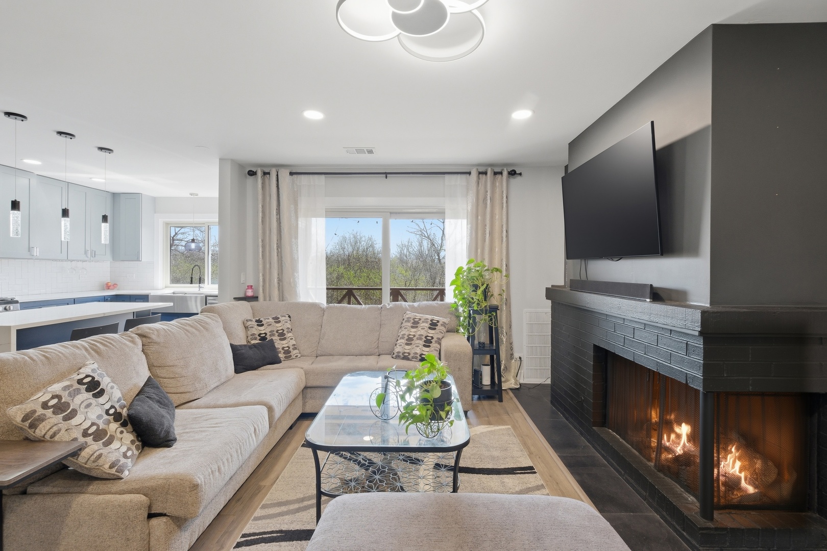 825 Thornton Court #2A, Schaumburg, IL 60193