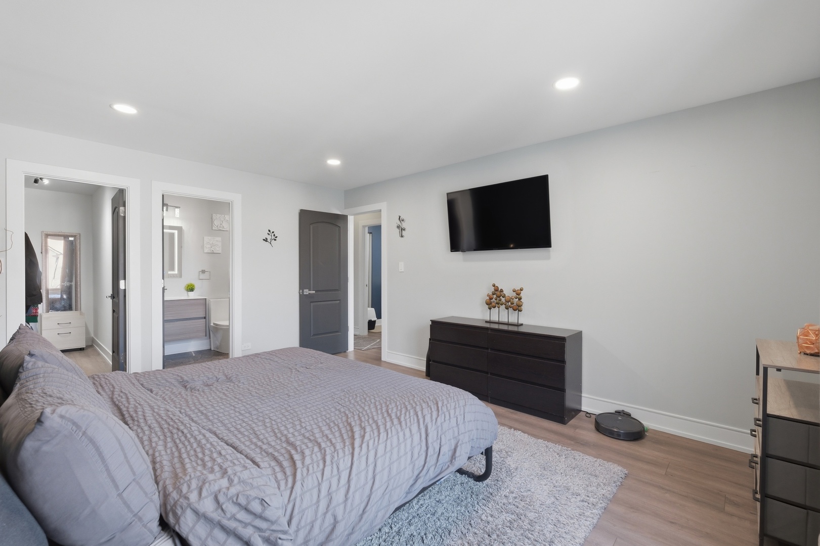 825 Thornton Court #2A, Schaumburg, IL 60193