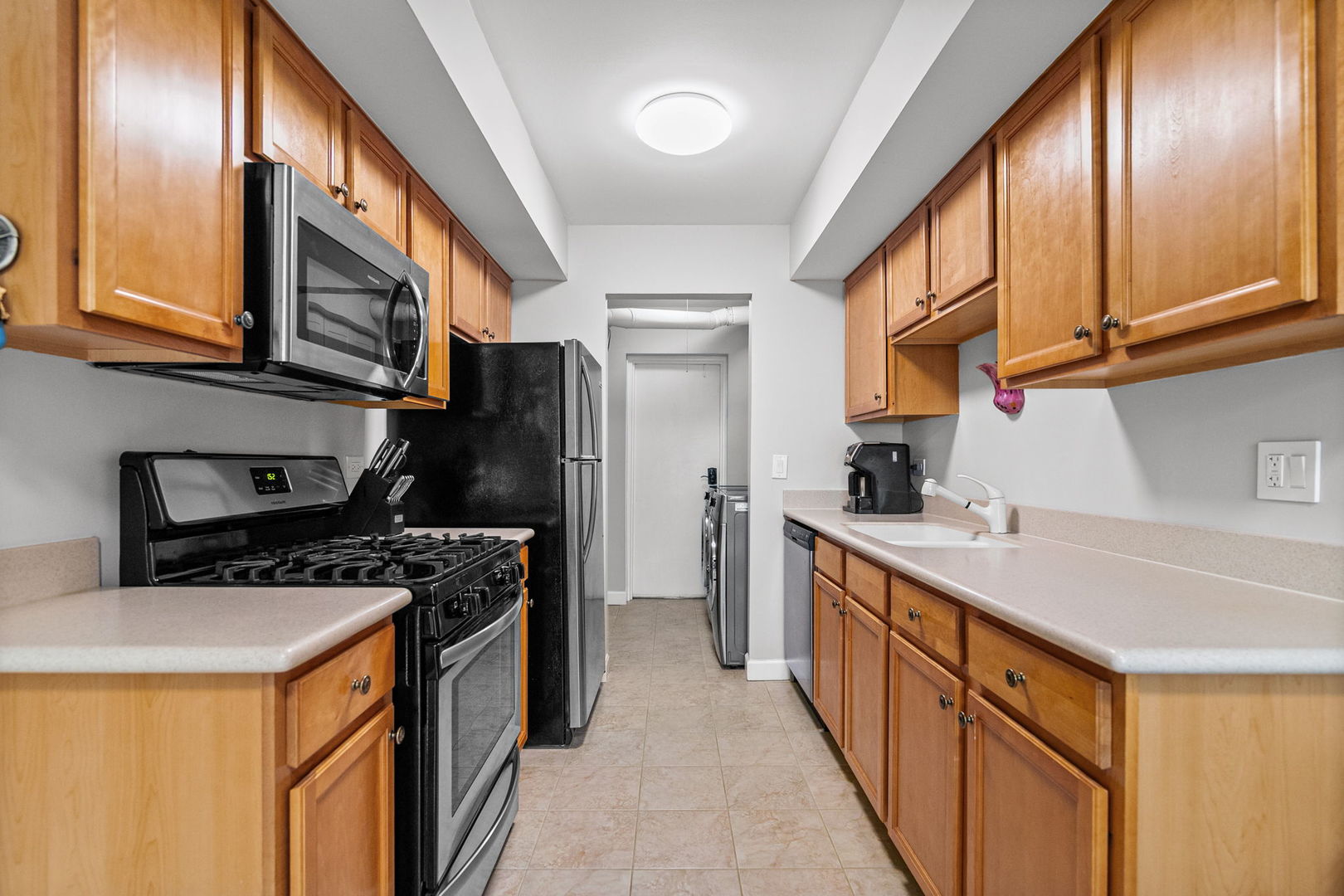 321 FAIRCHILD Court #B, Bloomingdale, IL 60108