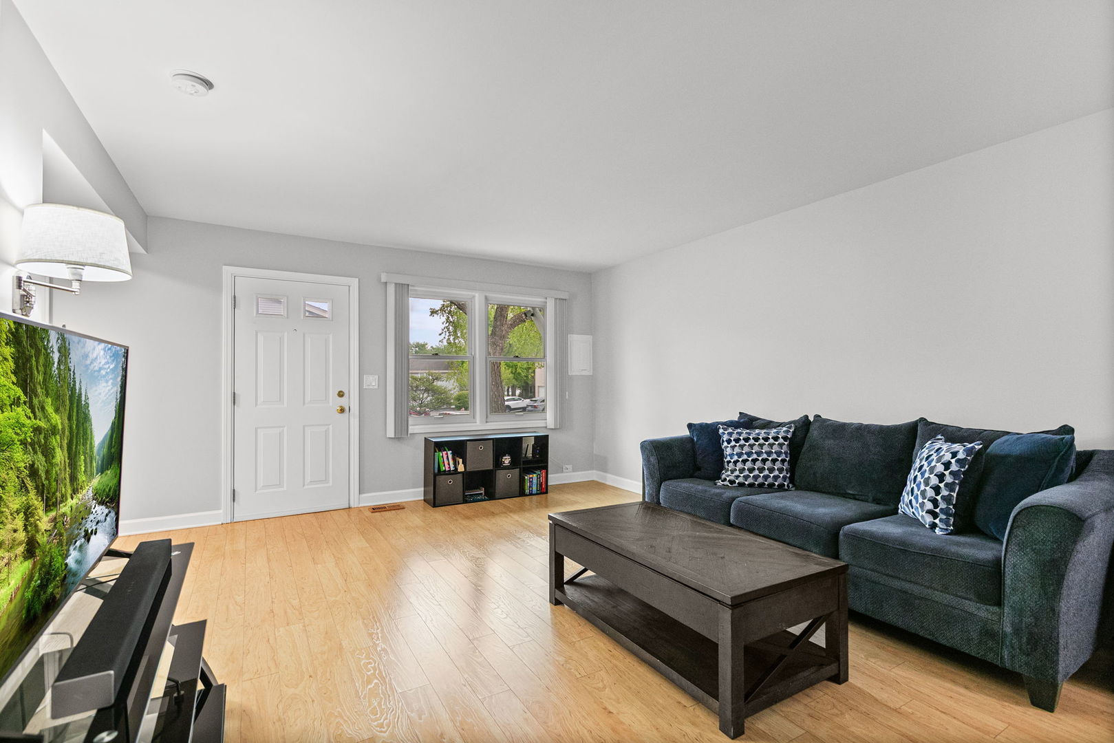 321 FAIRCHILD Court #B, Bloomingdale, IL 60108
