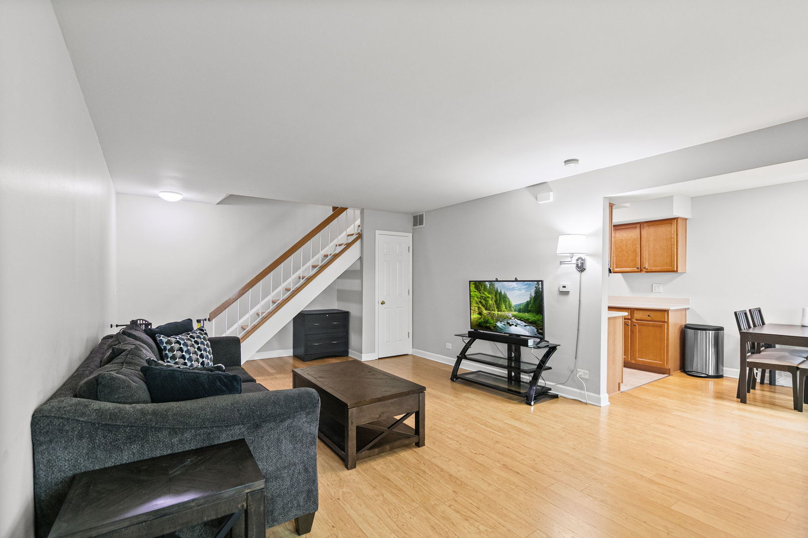 321 FAIRCHILD Court #B, Bloomingdale, IL 60108