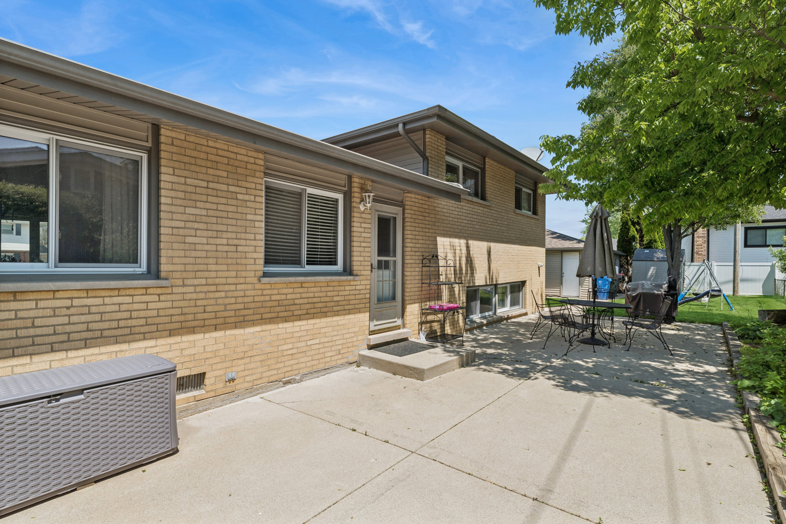 801 E Greenwood Drive, Mount Prospect, IL 60056