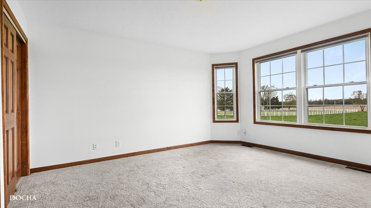 2136 N 34th Road, Ottawa, IL 61350