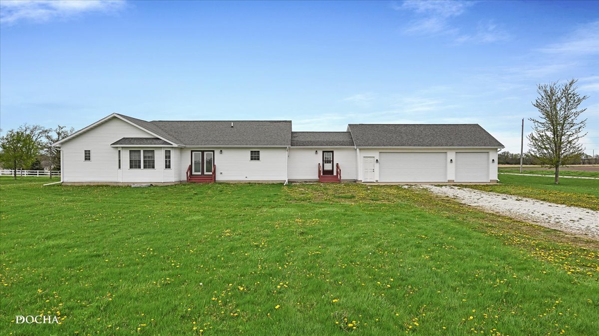 2136 N 34th Road, Ottawa, IL 61350